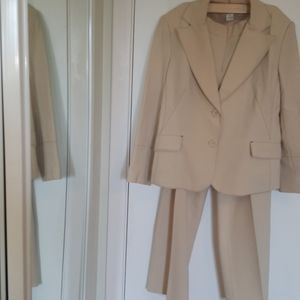 Nygard petite size 10 cream color dressy suit set